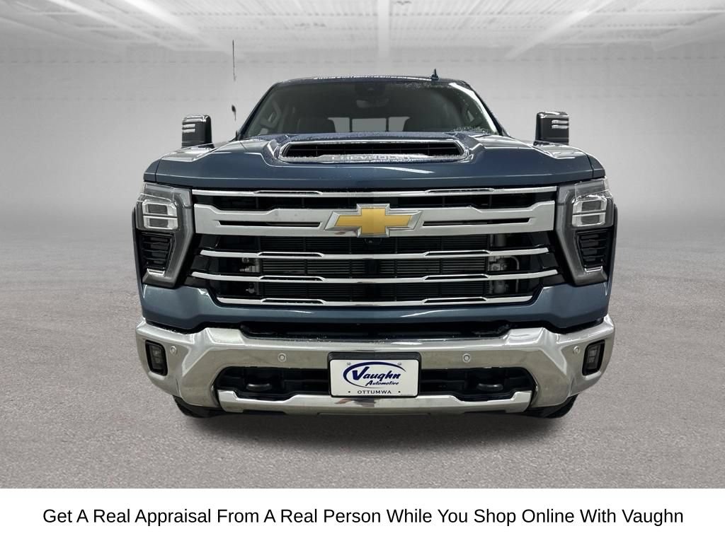 Used 2025 Chevrolet Silverado 2500 LTZ w/ LTZ Premium Package AWD/4WD image 5