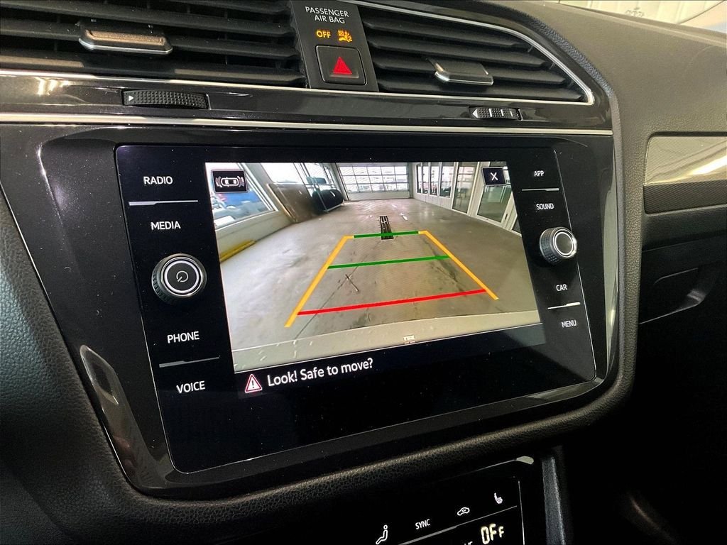 Used 2024 Volkswagen Tiguan SE image 19