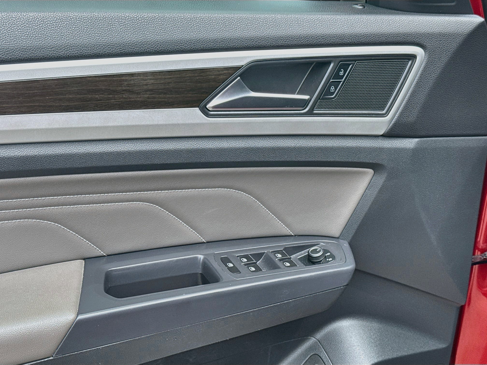 Used 2021 Volkswagen Atlas SE w/ Panoramic Sunroof Package FWD image 17