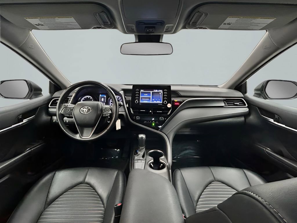 Used 2024 Toyota Camry SE image 11