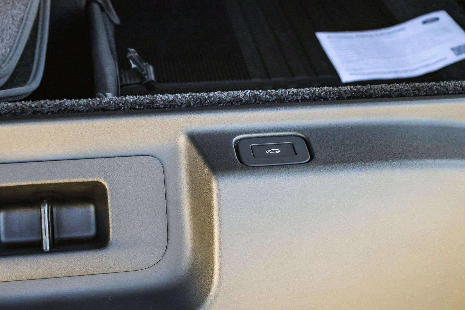 New 2025 Land Rover Range Rover SE image 29