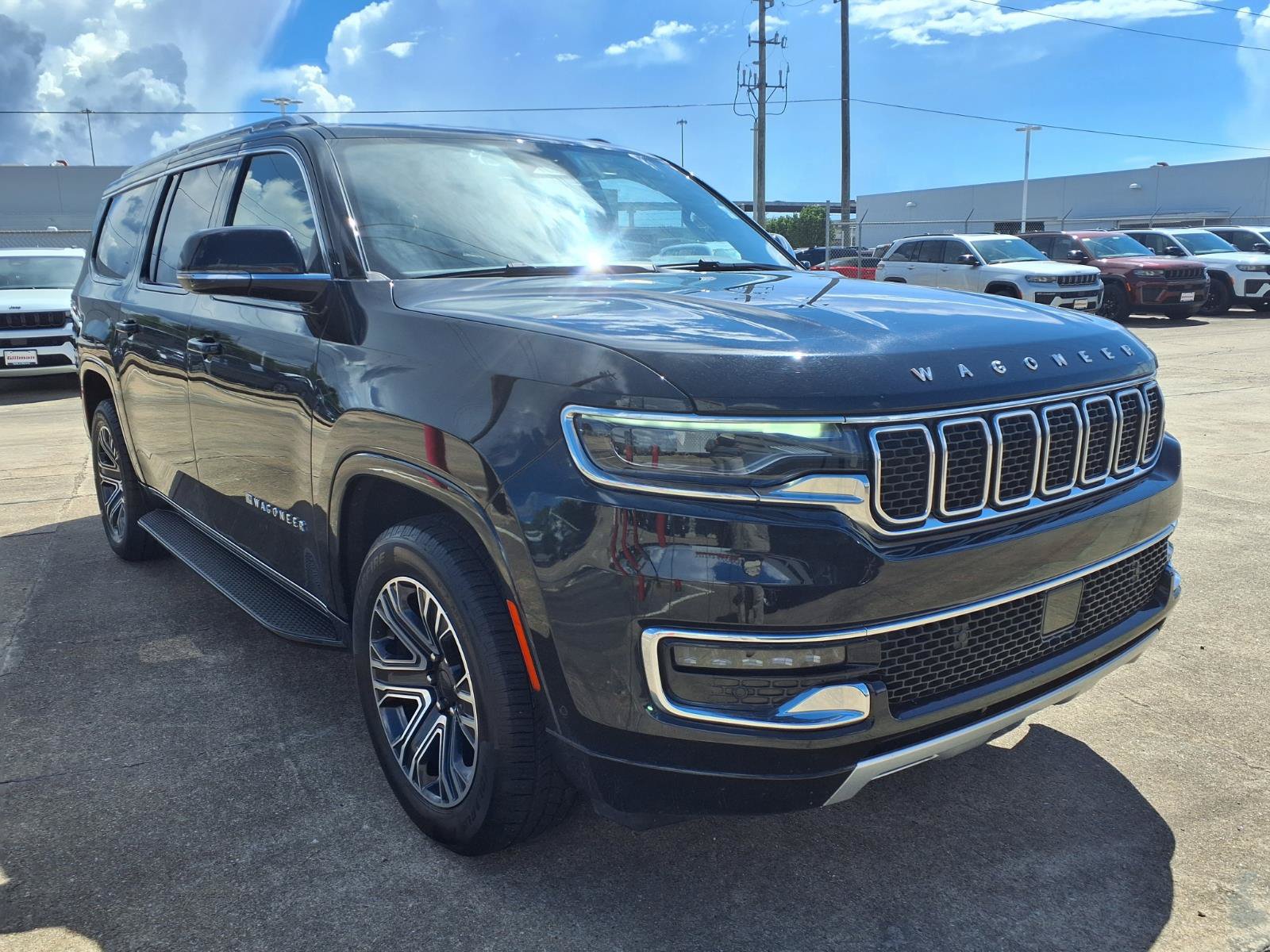 Used 2024 Jeep Wagoneer L Series II w/ Flexible Seating Group RWD image 2