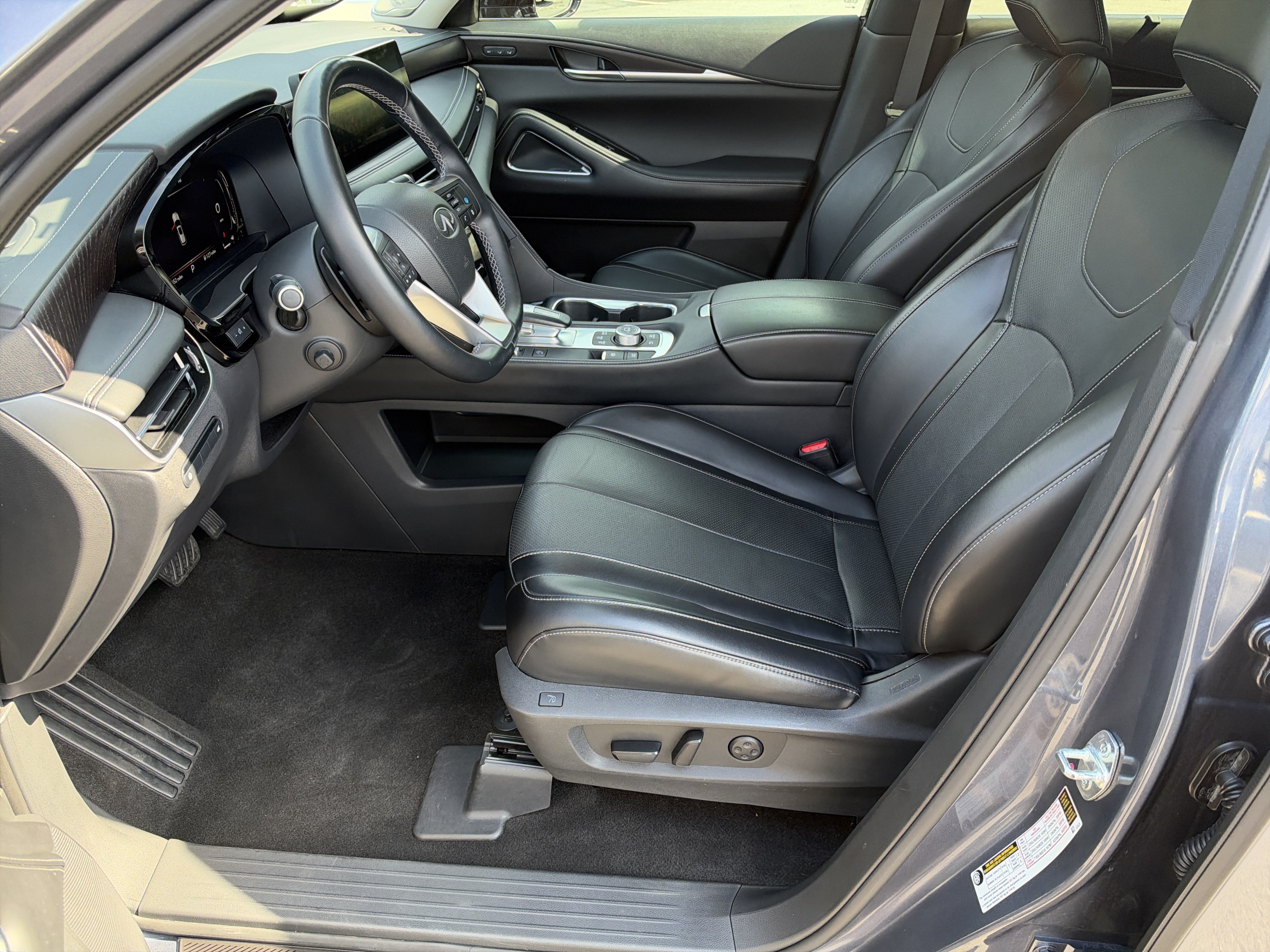 Used 2023 INFINITI QX60 Sensory w/ Cargo Package AWD/4WD image 11