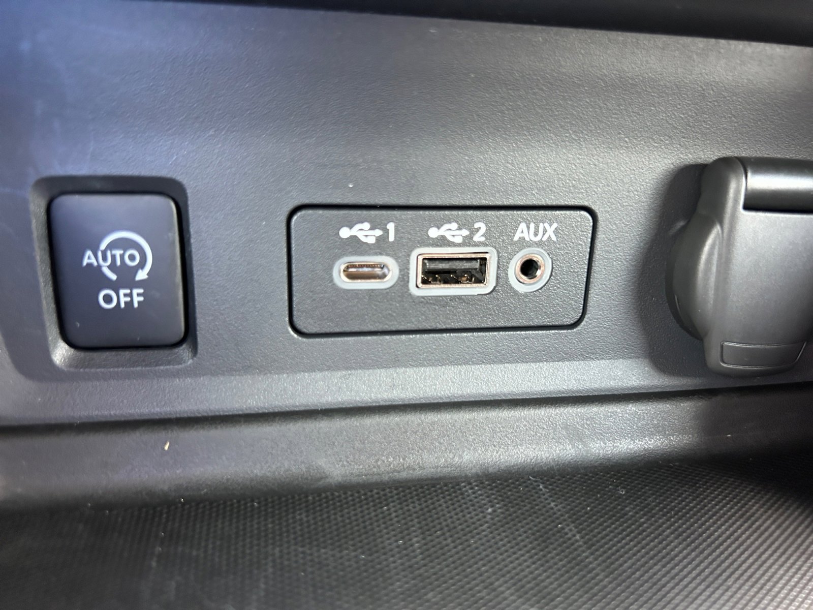 Used 2025 Nissan Sentra SV image 18