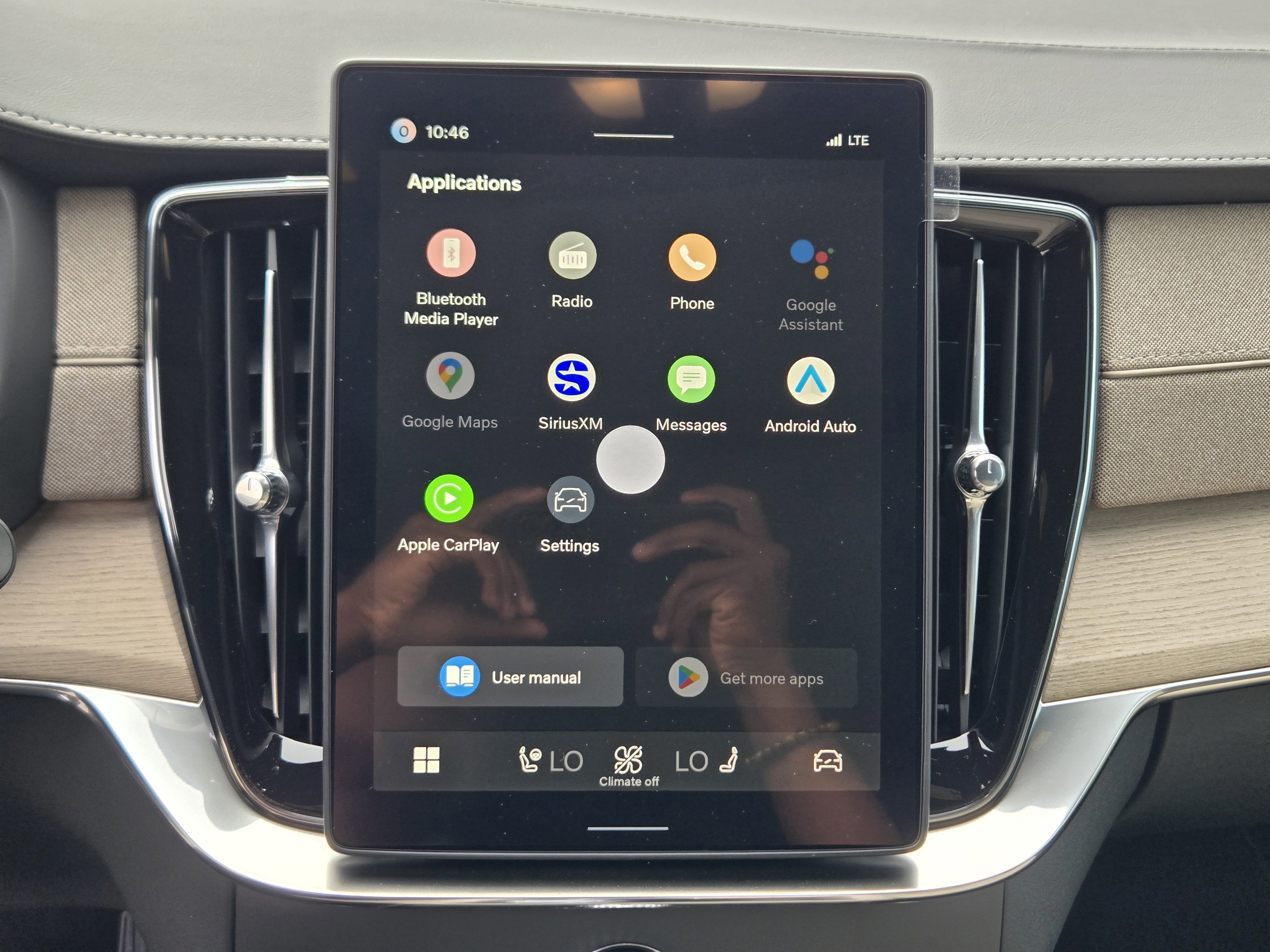 New 2026 Volvo XC90 B6 Plus w/ Protection Package Premier image 13