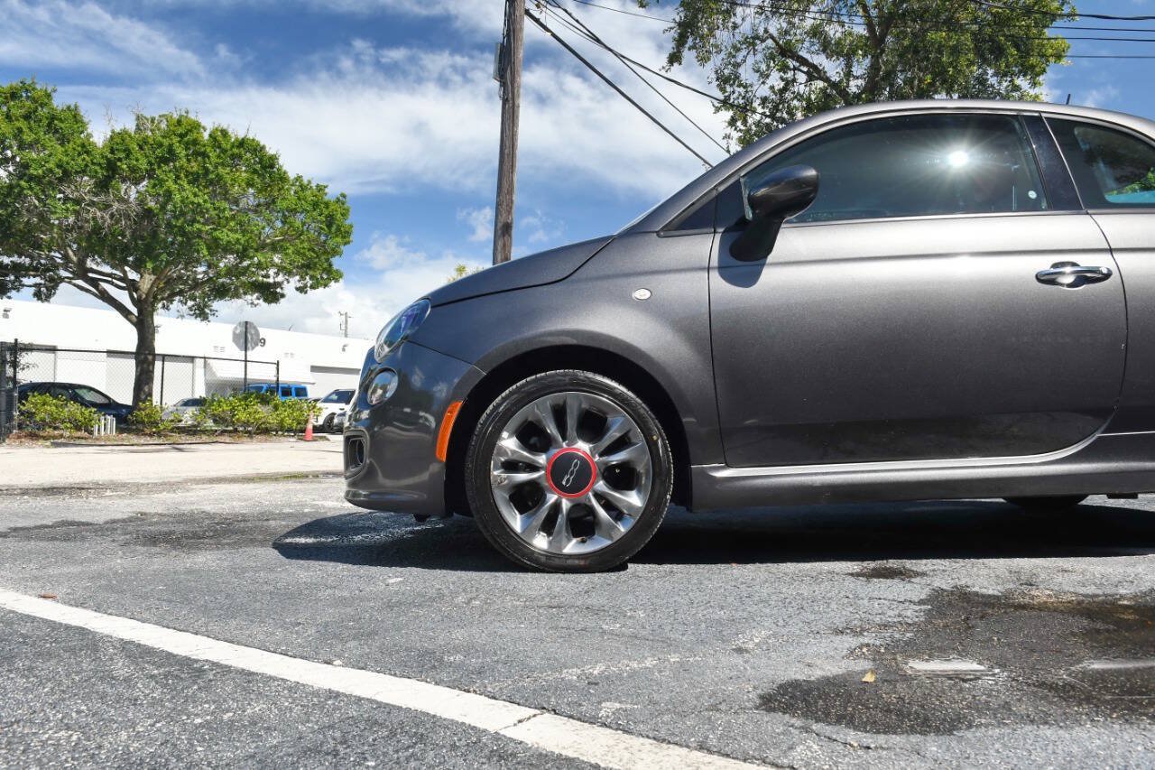 Used 2017 FIAT 500 Pop w/ Sport Appearance Package FWD image 6