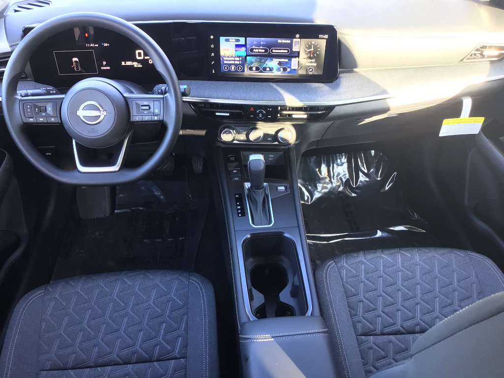 New 2025 Nissan Kicks SV image 16