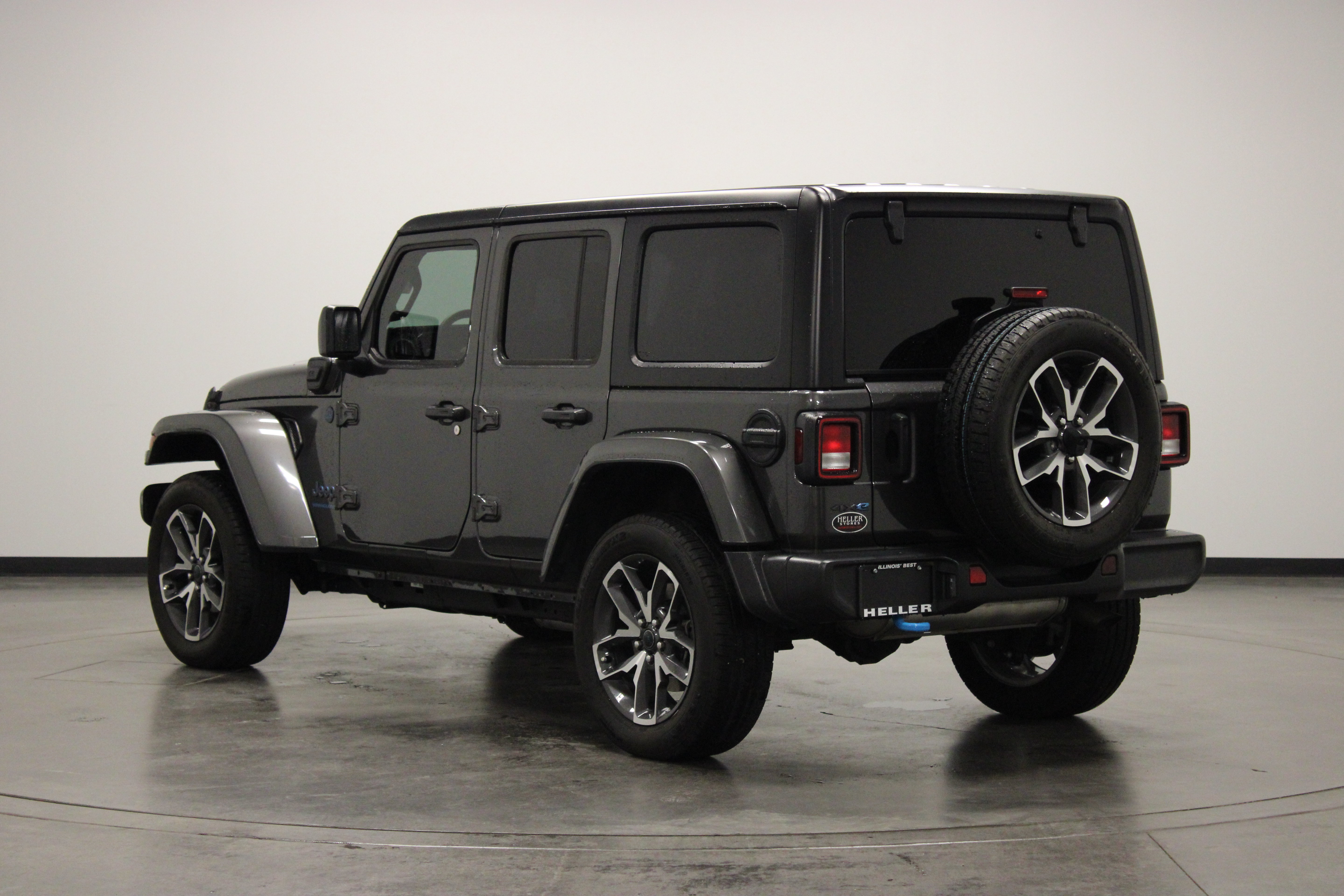 Used 2024 Jeep Wrangler Unlimited AWD/4WD image 6