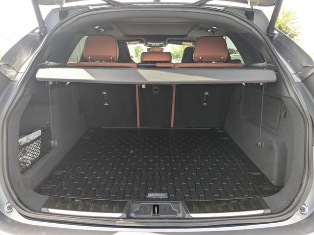 Used 2026 Jaguar F-PACE R-Dynamic S image 6