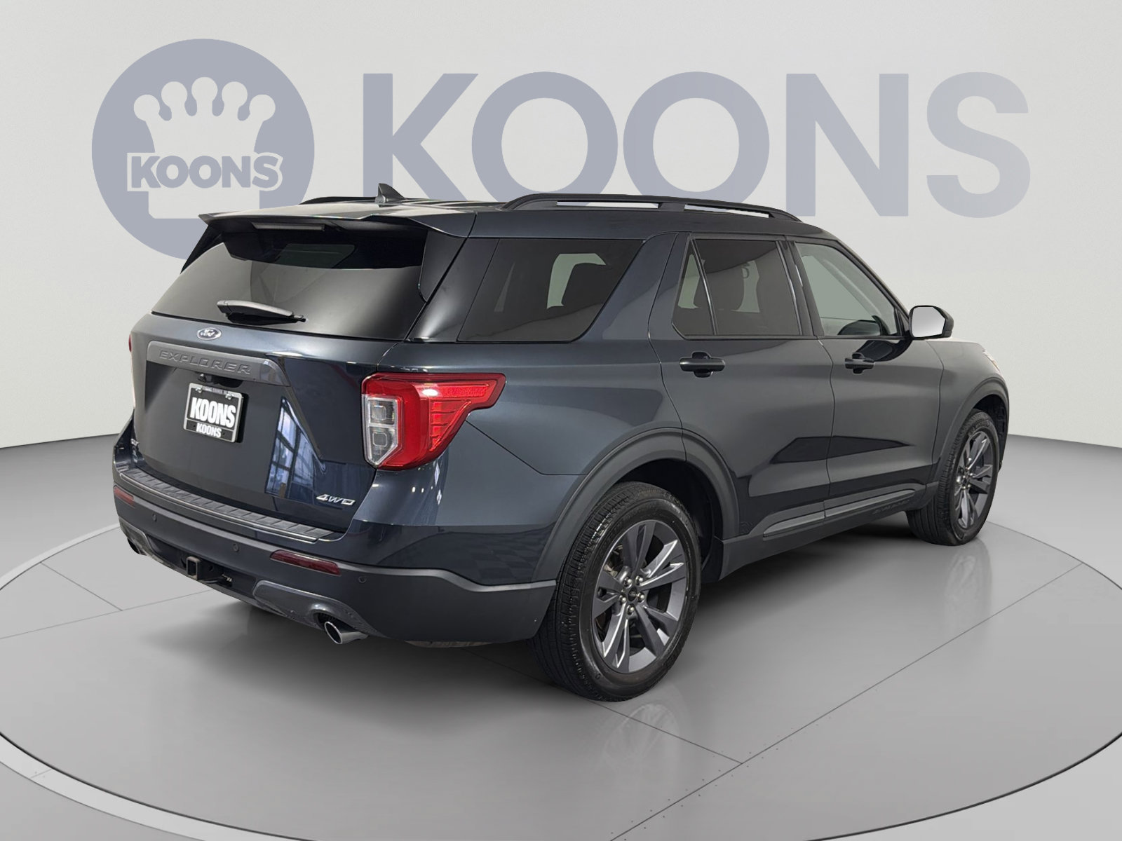 Used 2023 Ford Explorer XLT w/ Equipment Group 202A AWD/4WD image 7