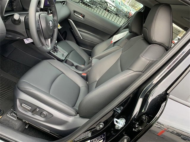 Used 2026 Toyota Corolla Cross XLE image 18