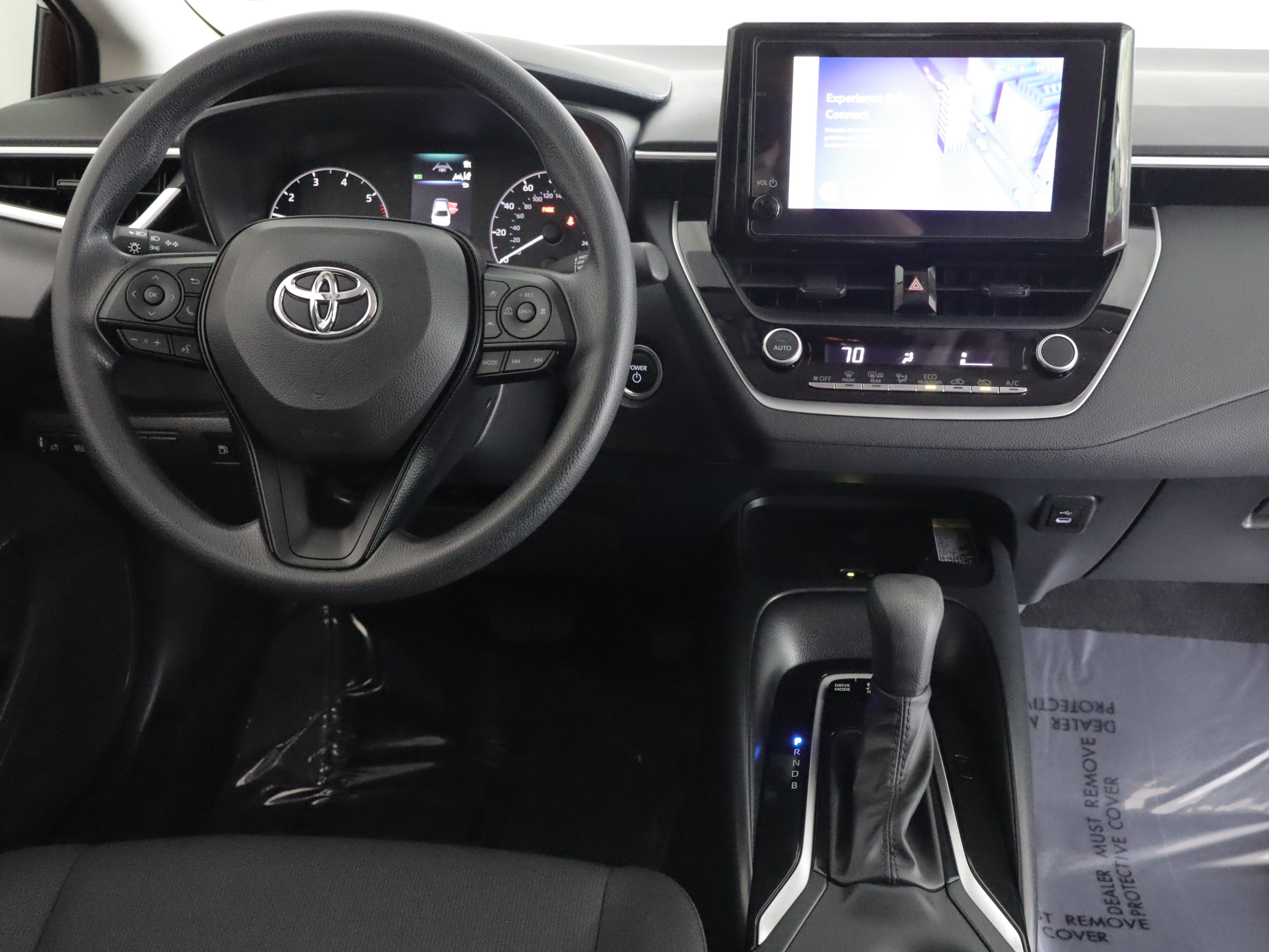 Used 2025 Toyota Corolla LE w/ LE Premium Package FWD image 2