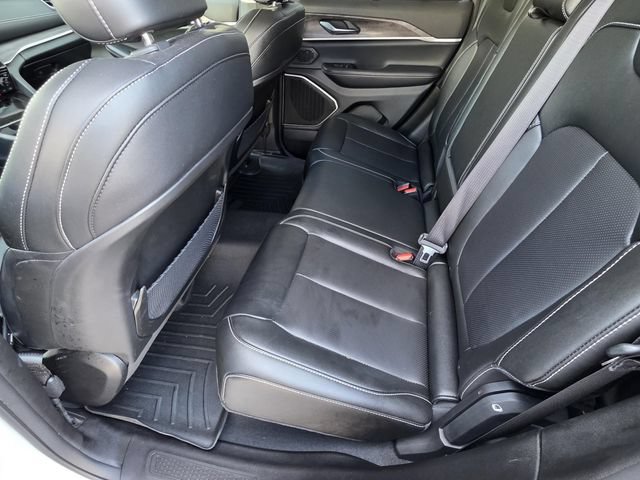Used 2024 Jeep Grand Cherokee Limited w/ Luxury Tech Group II RWD image 8