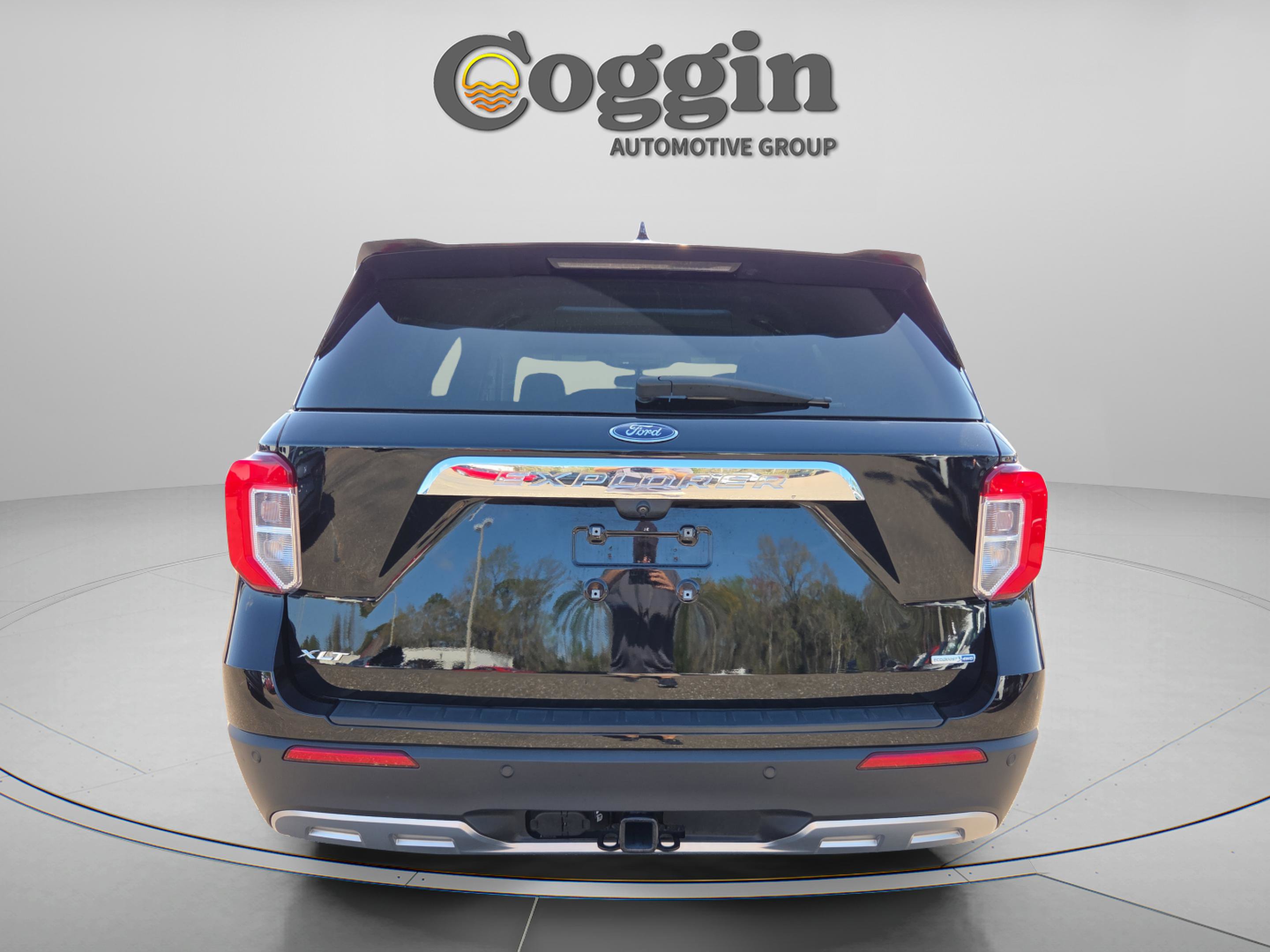 Used 2020 Ford Explorer XLT w/ Equipment Group 202A image 5