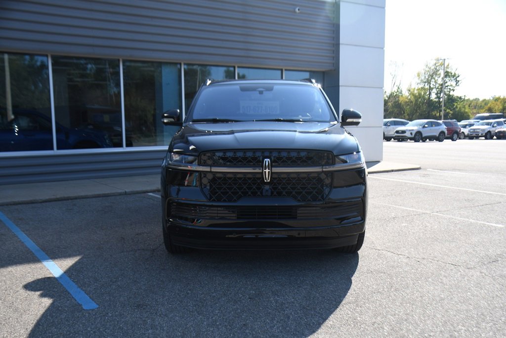 New 2025 Lincoln Navigator Reserve w/ Jet Appearance Package image 10