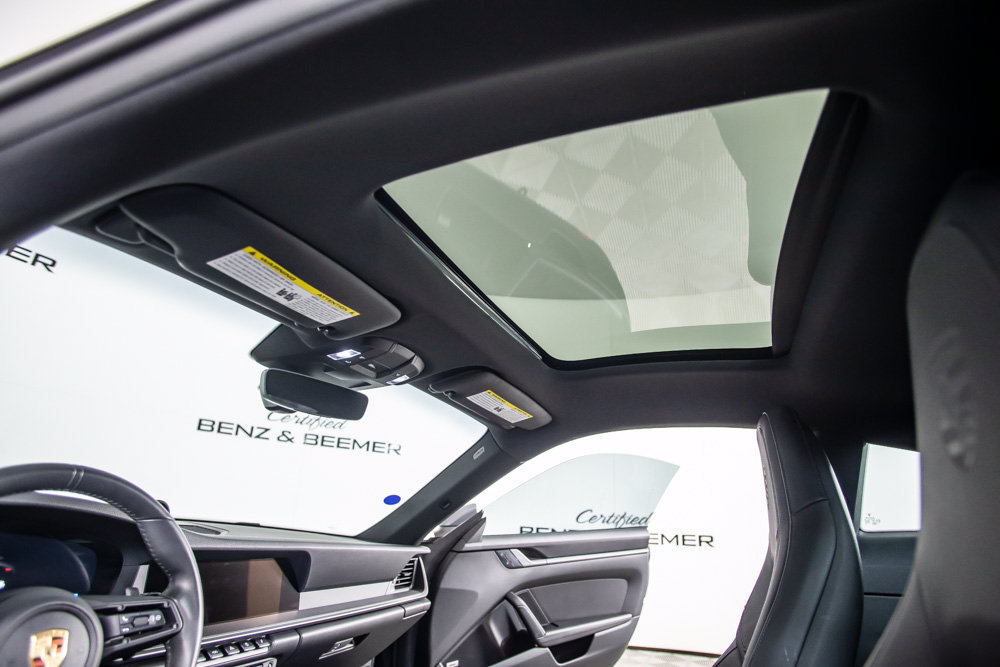 Used 2025 Porsche 911 Carrera RWD image 20