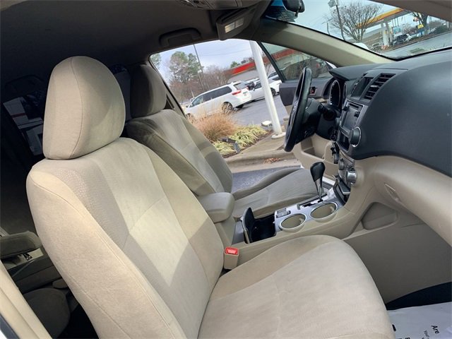 Used 2013 Toyota Highlander FWD image 14