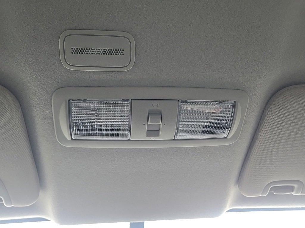 Used 2019 Nissan Titan S image 18