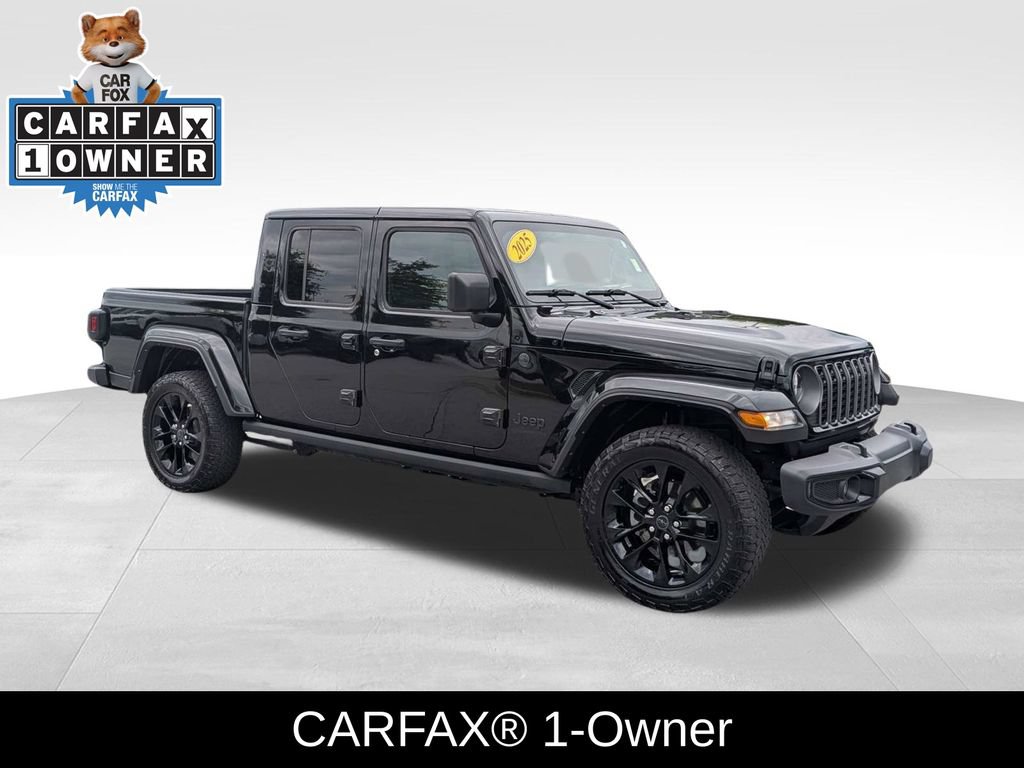 Used 2025 Jeep Gladiator Sport AWD/4WD image 2