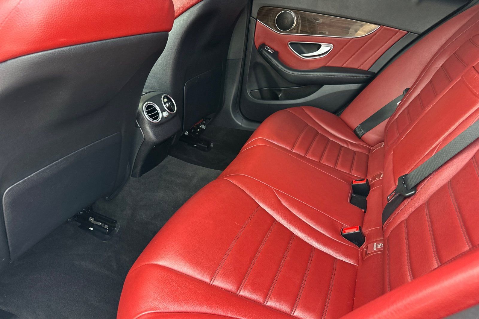 Used 2018 Mercedes-Benz C 300 4MATIC Sedan image 12