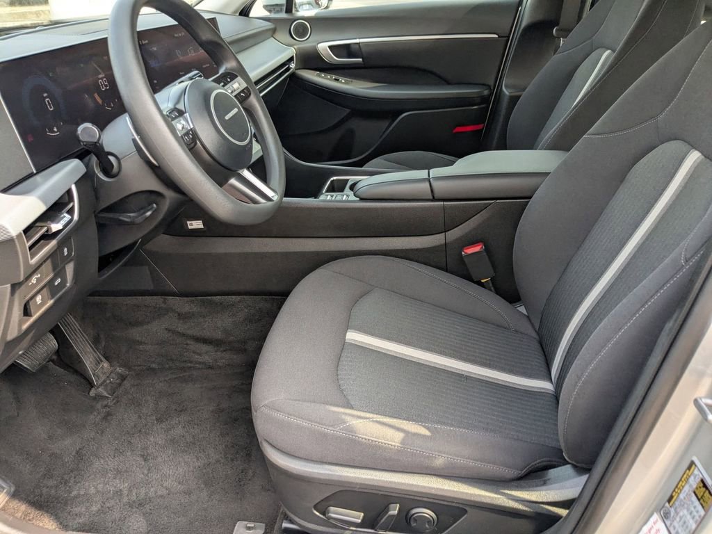 Used 2025 Hyundai Sonata SEL FWD image 11