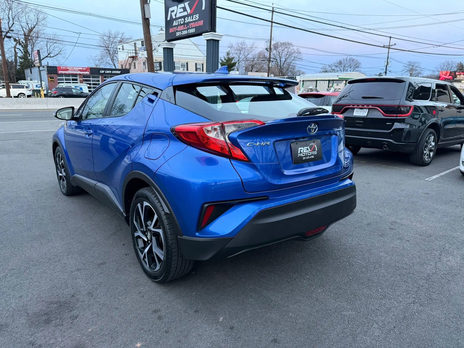 Used 2018 Toyota C-HR XLE image 6