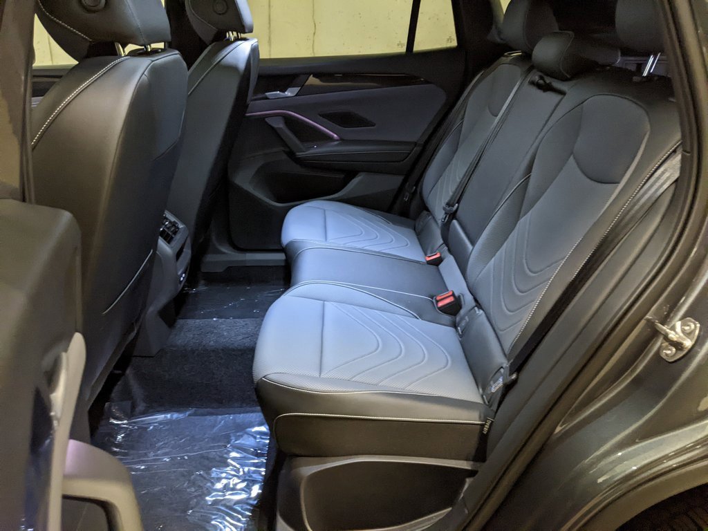 New 2025 Volkswagen Tiguan SE R-Line image 23