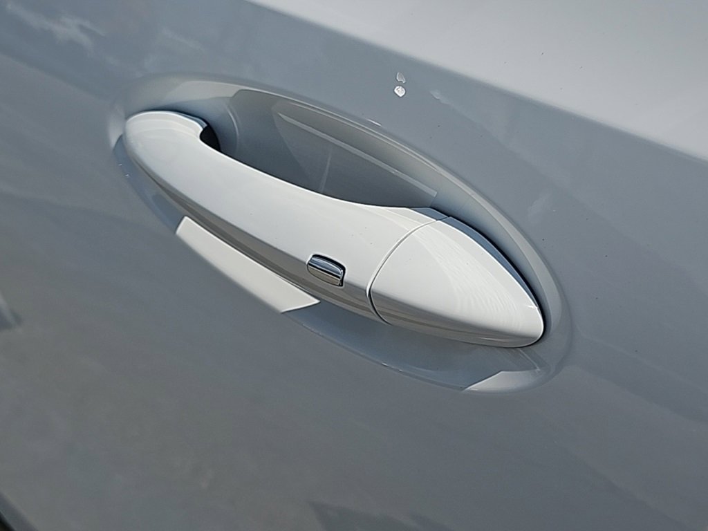 New 2025 Buick Envision Sport Touring image 9