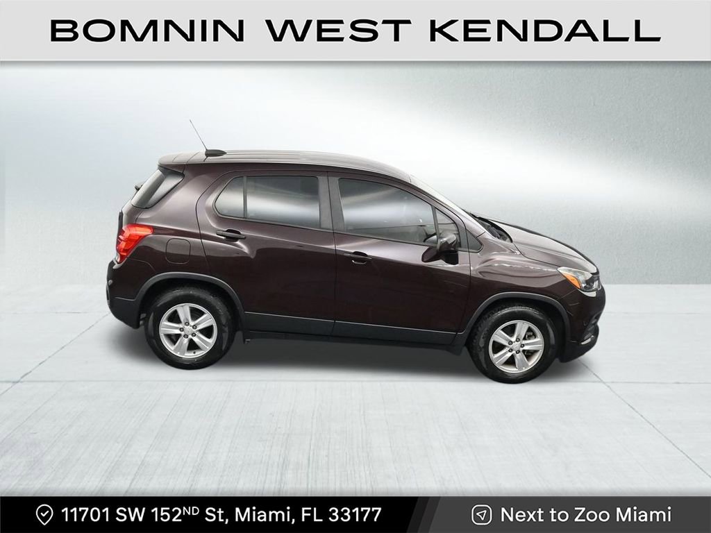 Used 2021 Chevrolet Trax LS image 17