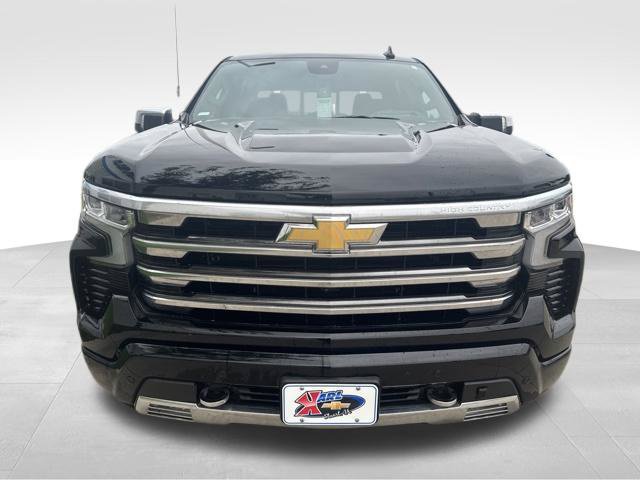 Used 2026 Chevrolet Silverado 1500 High Country w/ High Country Premium Package AWD/4WD image 3