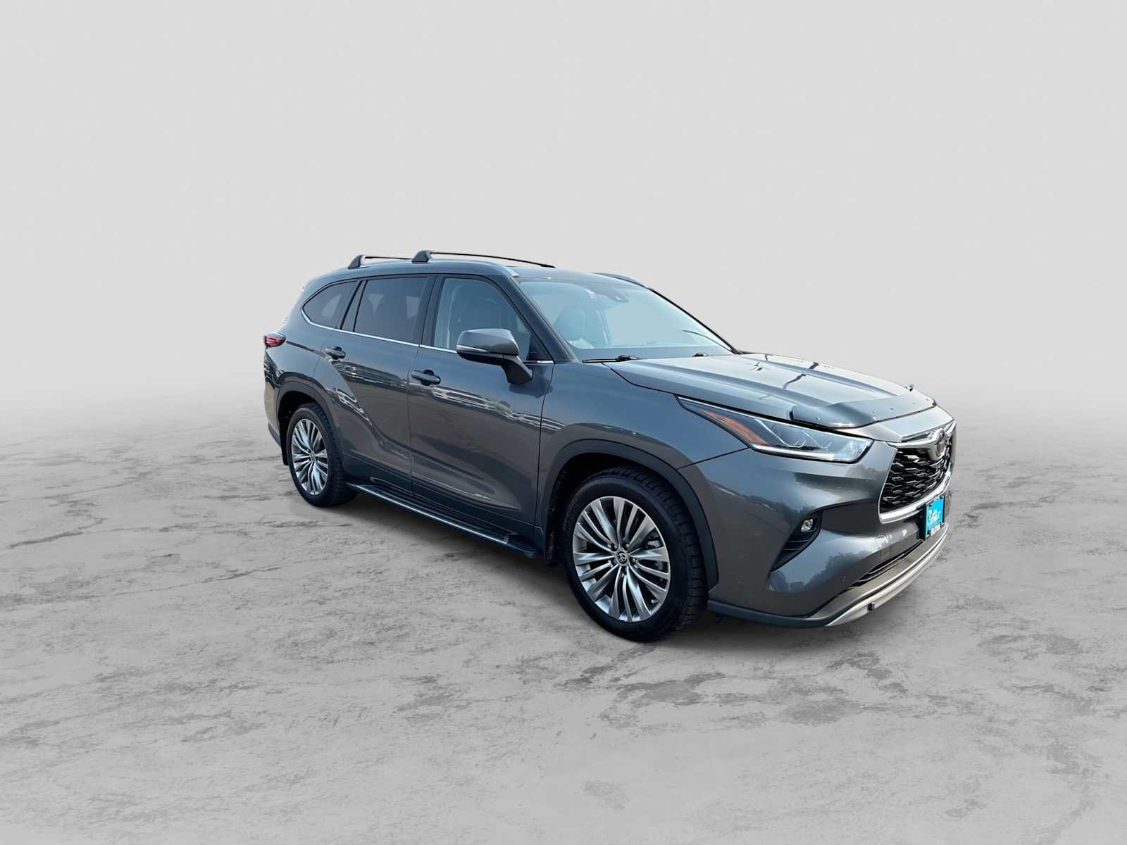 Used 2022 Toyota Highlander Platinum AWD/4WD image 2