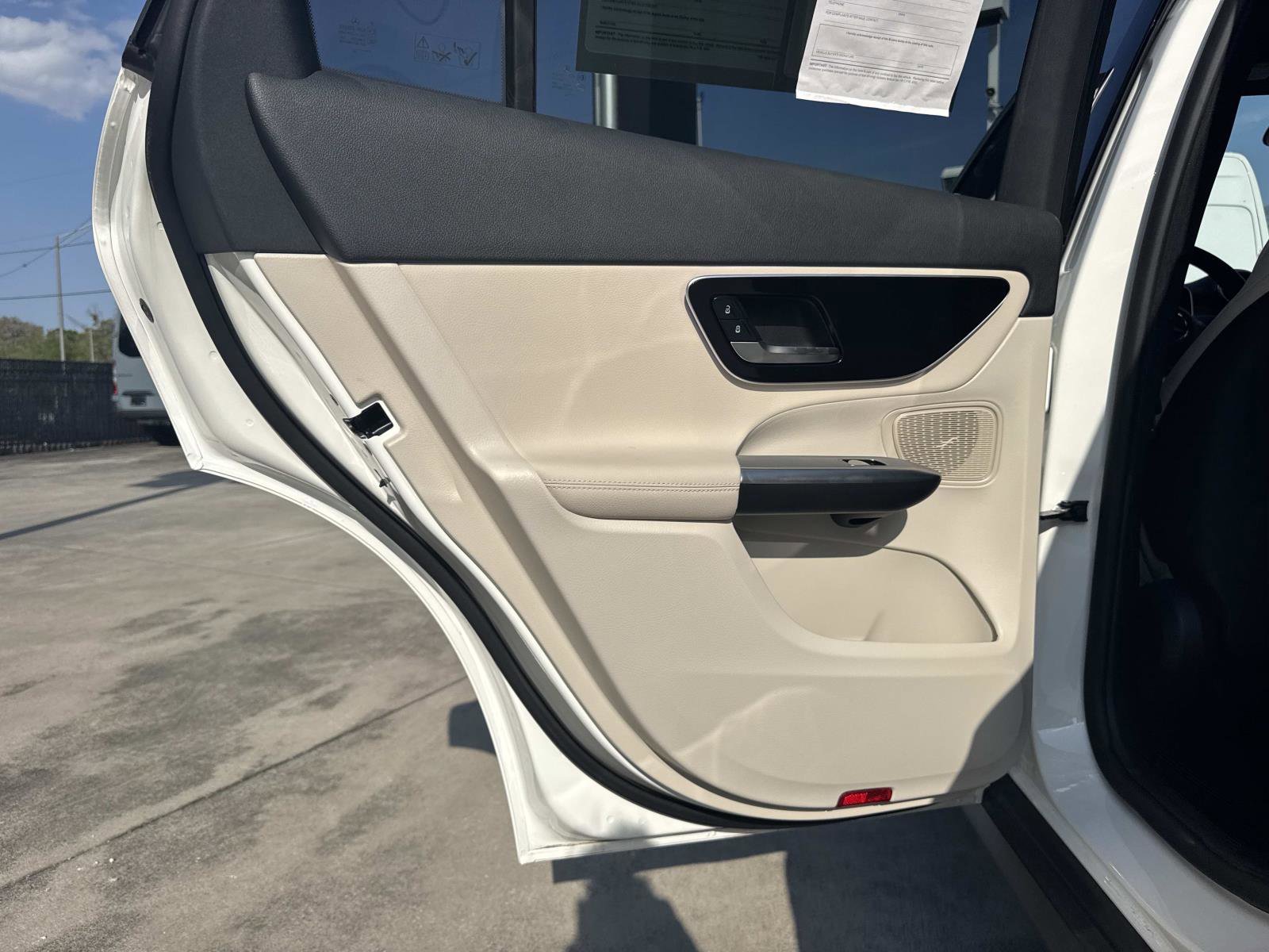 Certified 2025 Mercedes-Benz GLC 350e 4MATIC image 11