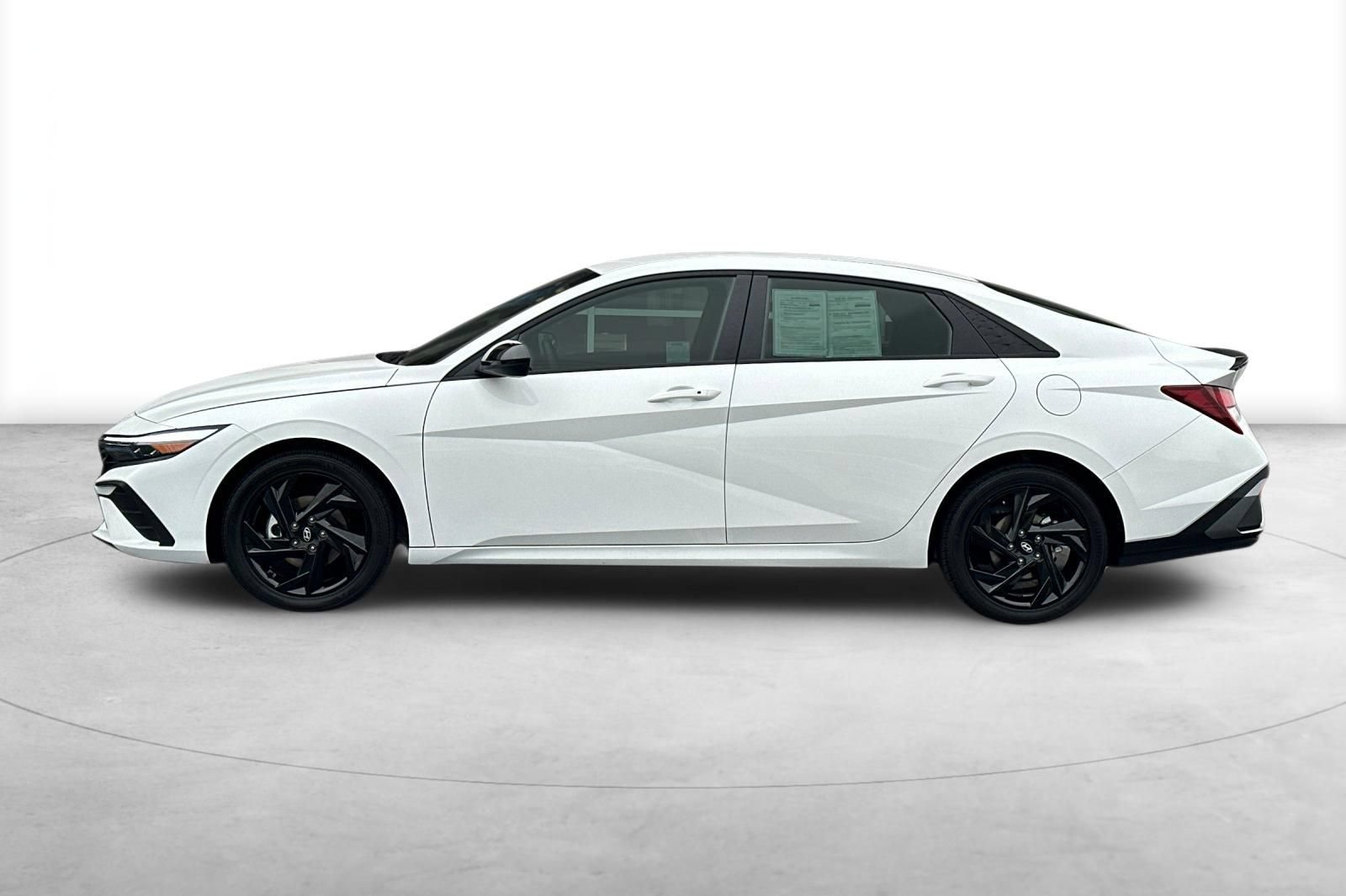 Used 2026 Hyundai Elantra Sport FWD image 3