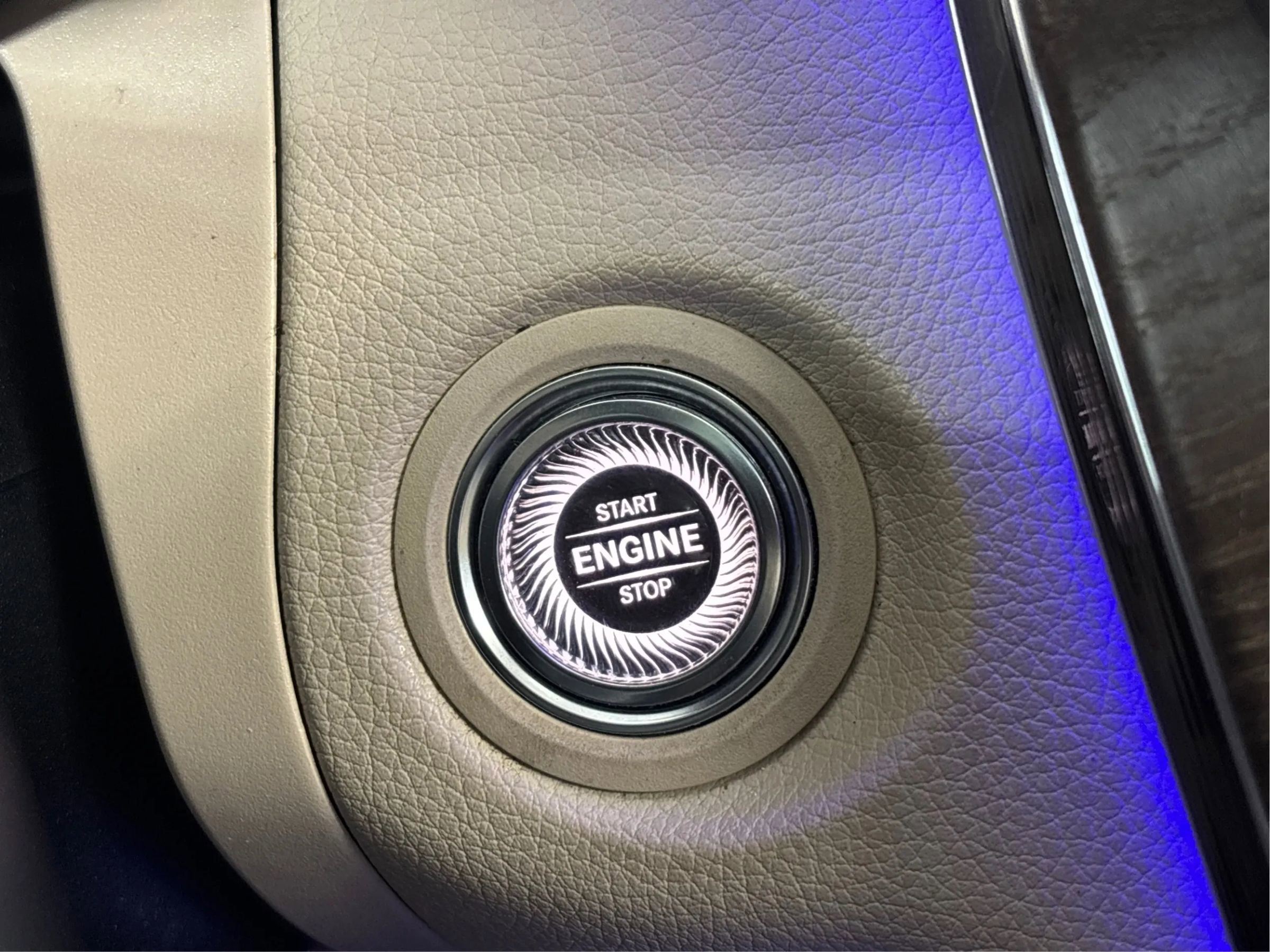 Used 2020 Mercedes-Benz GLC 300 4MATIC image 39