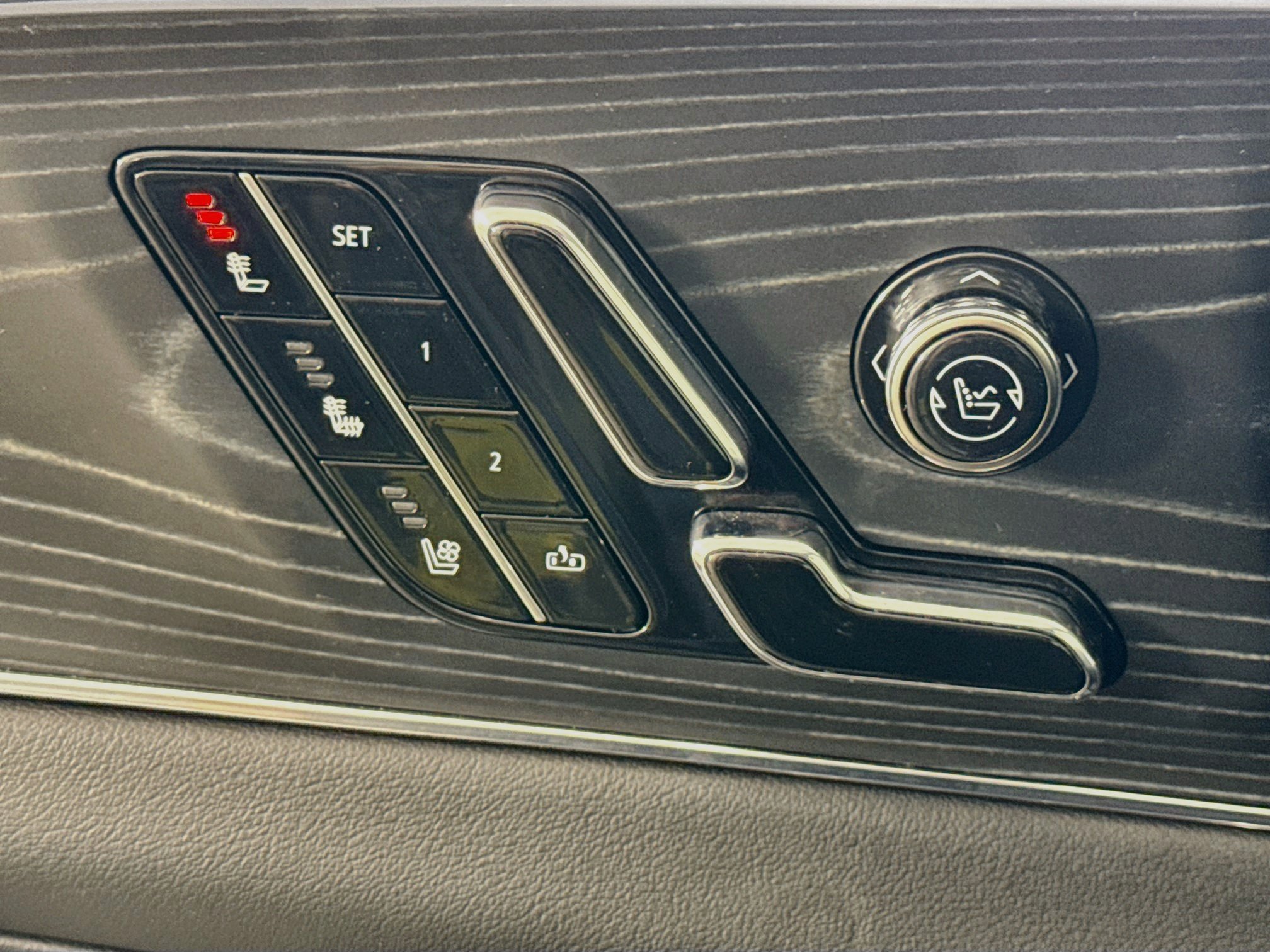 Used 2024 Cadillac Lyriq Sport RWD image 23