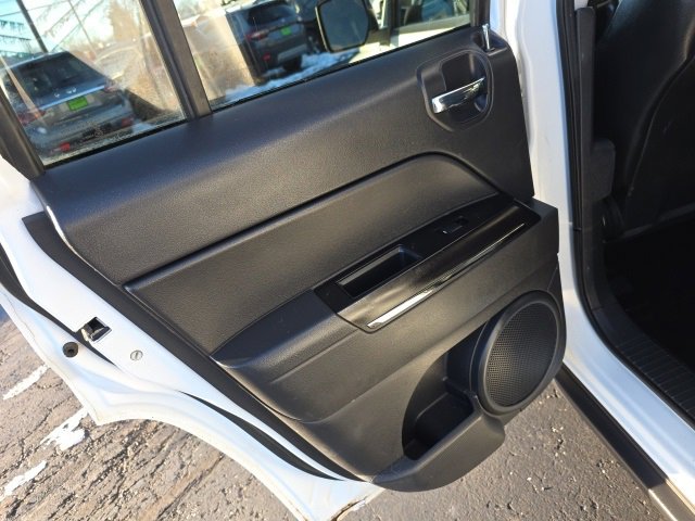 Used 2014 Jeep Patriot Limited image 26