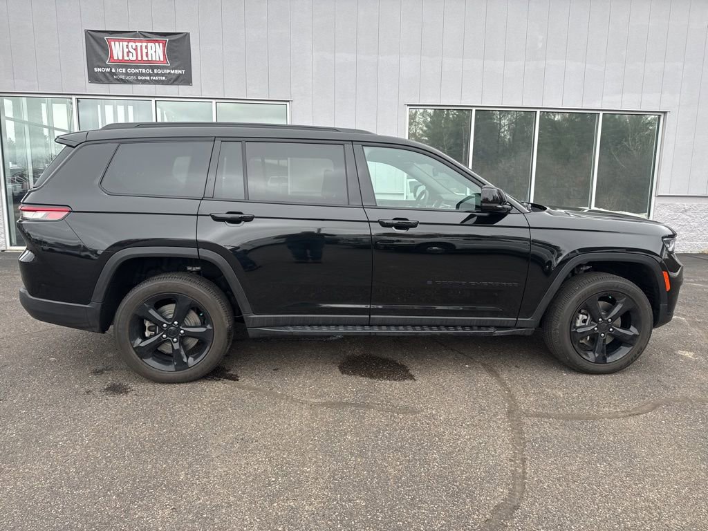 Used 2024 Jeep Grand Cherokee L Altitude image 2