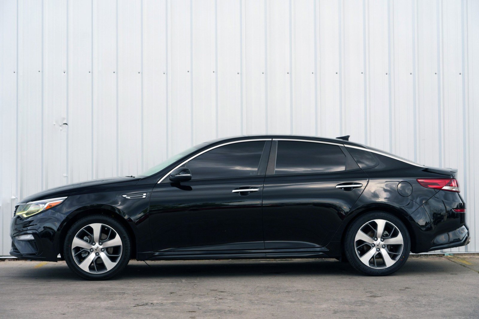 Used 2020 Kia Optima S FWD image 8