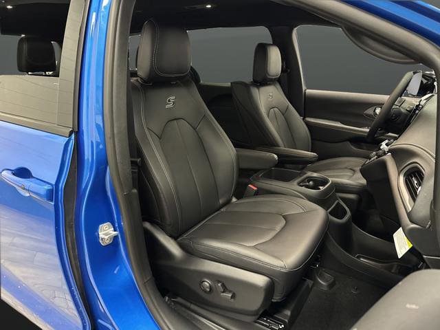 New 2026 Chrysler Pacifica Select image 31