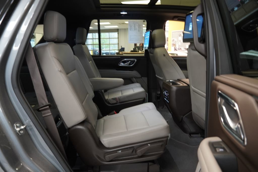 Used 2022 Chevrolet Tahoe Z71 w/ Z71 Off-Road Package AWD/4WD image 36