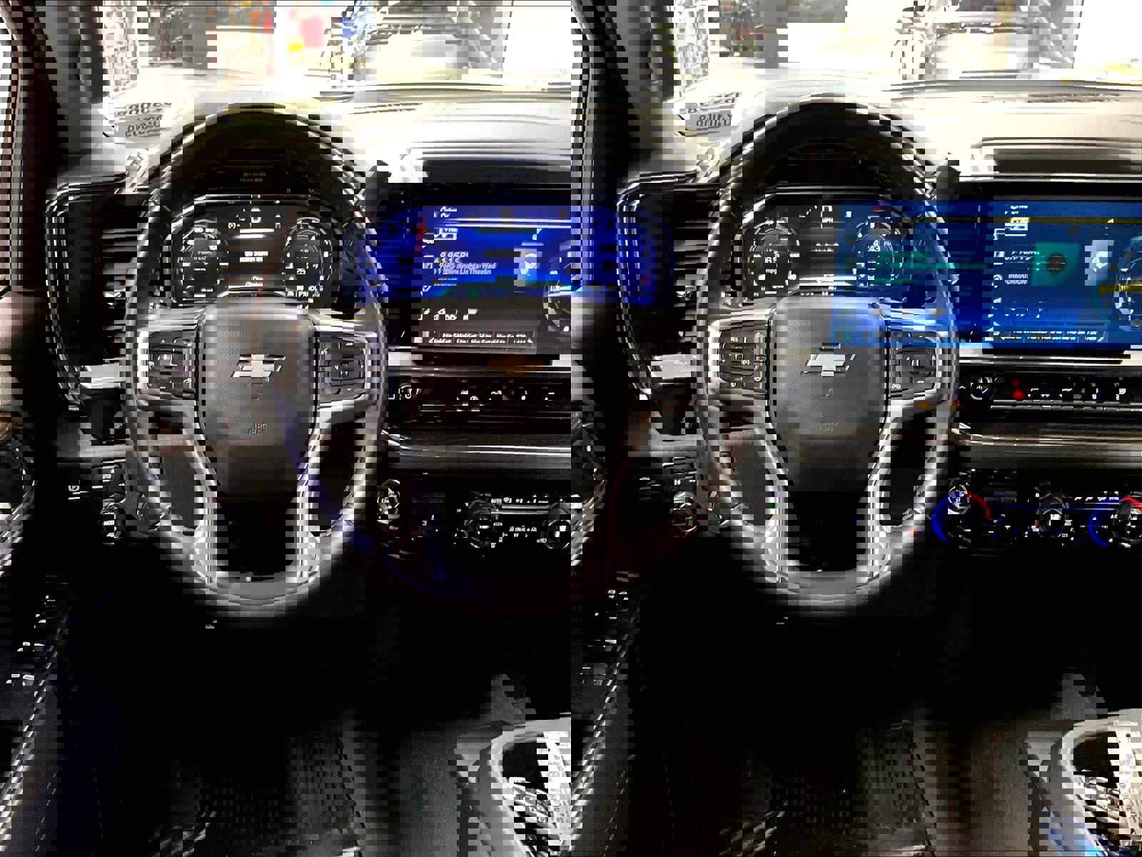 Used 2025 Chevrolet Silverado 1500 LT image 17