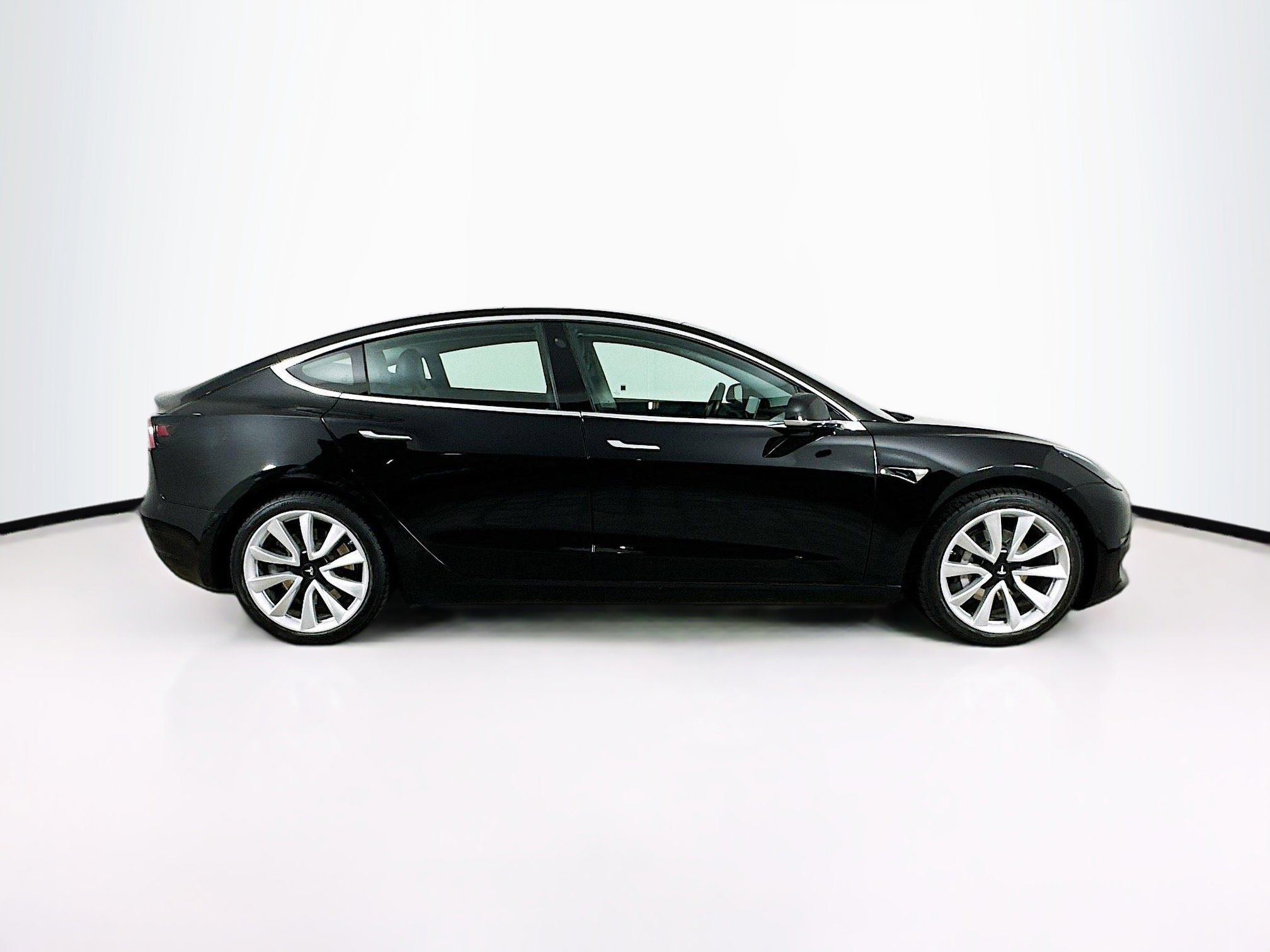 Used 2019 Tesla Model 3 Standard Range Plus image 10