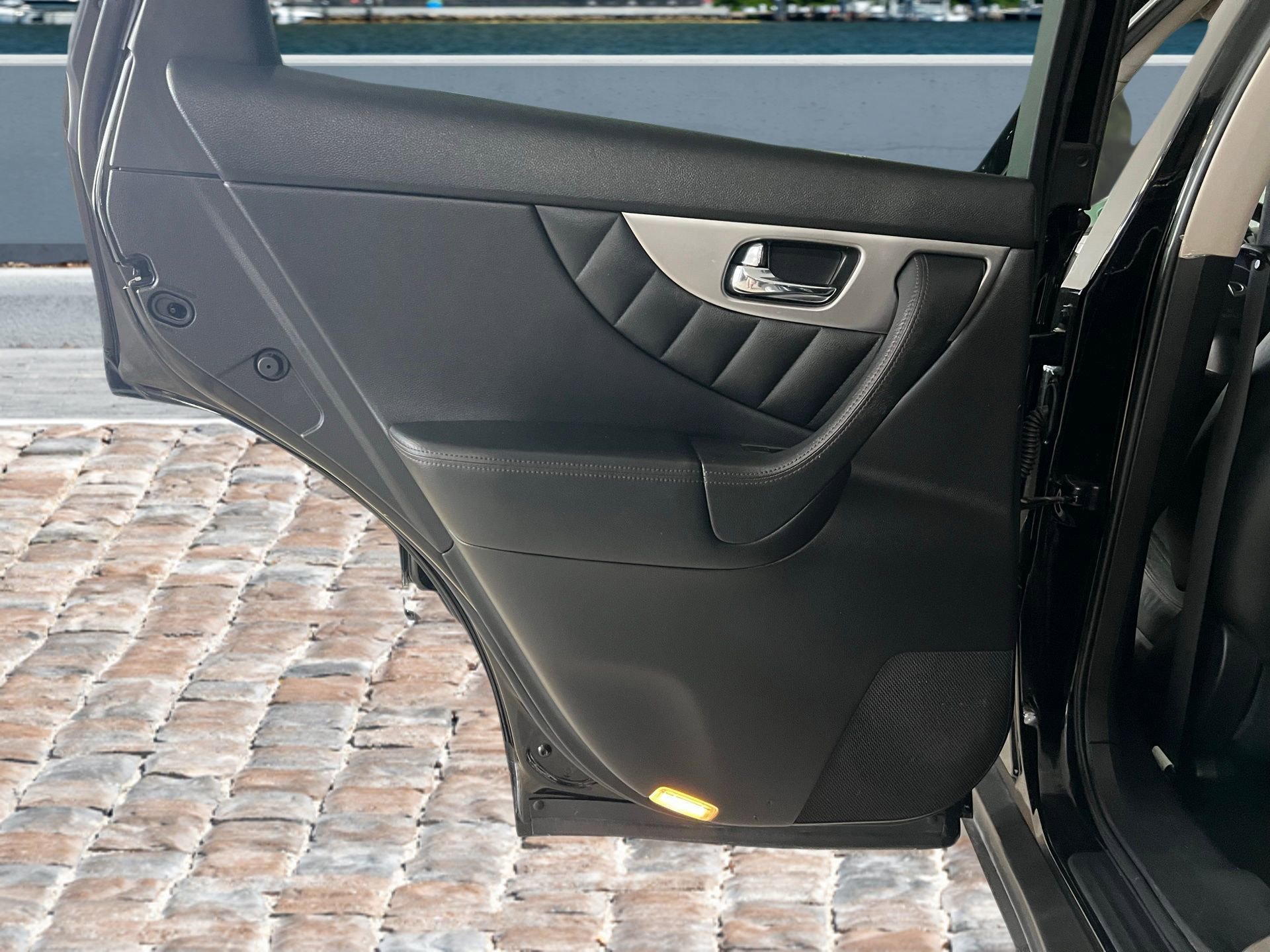 Used 2017 INFINITI QX70 Base image 15