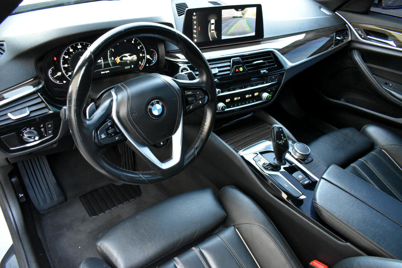 Used 2019 BMW 530i xDrive w/ Convenience Package image 10