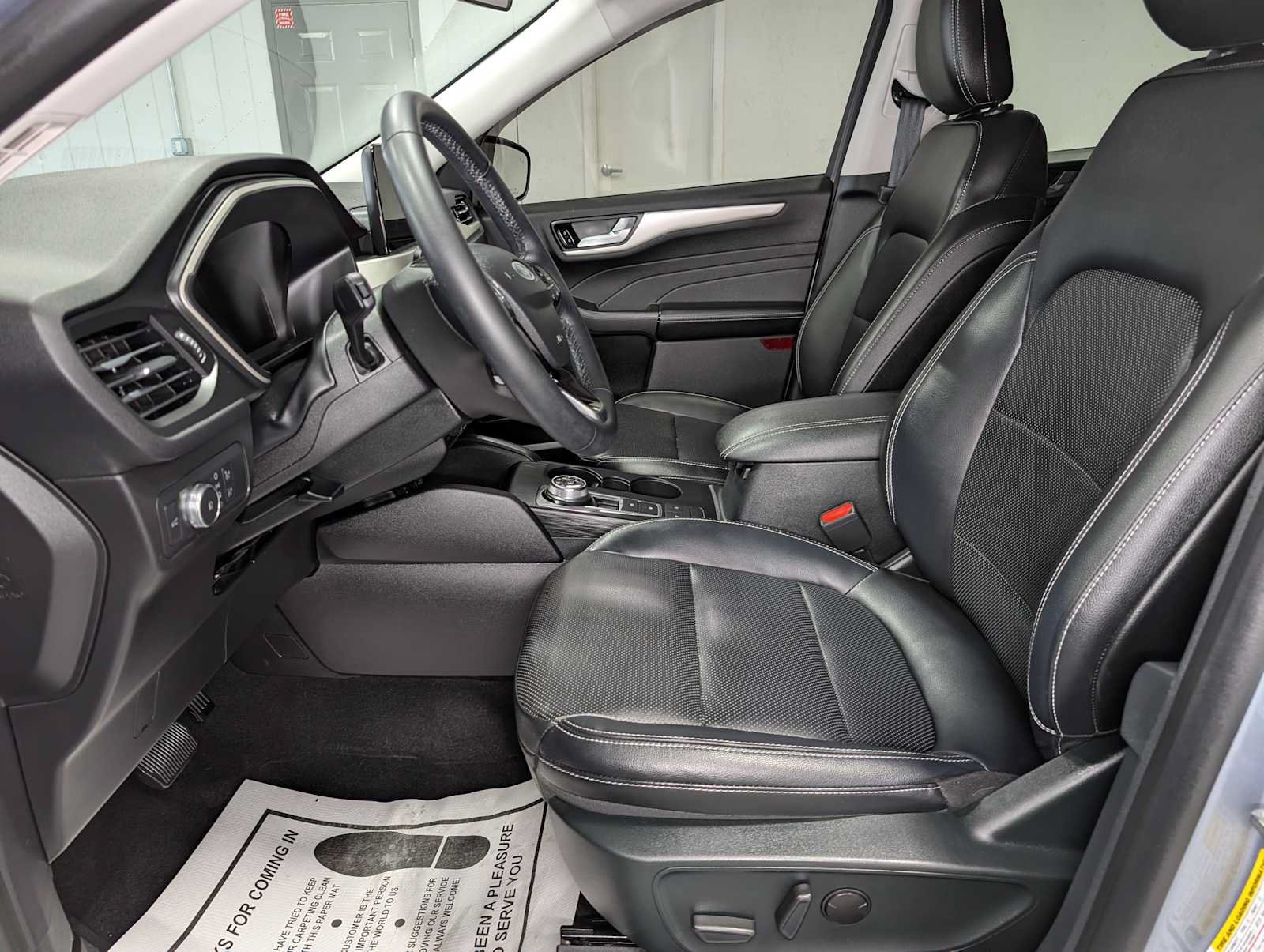Used 2022 Ford Escape SEL w/ Technology Package AWD/4WD image 4