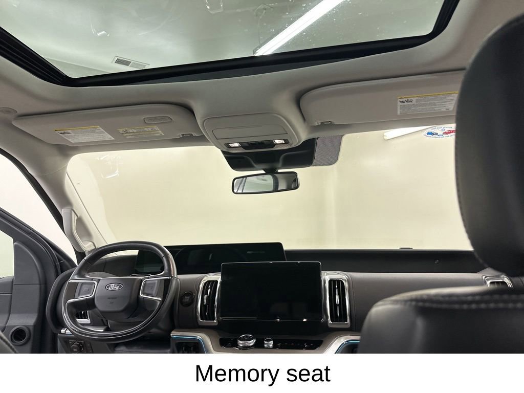 Used 2025 Ford Expedition Platinum AWD/4WD image 25