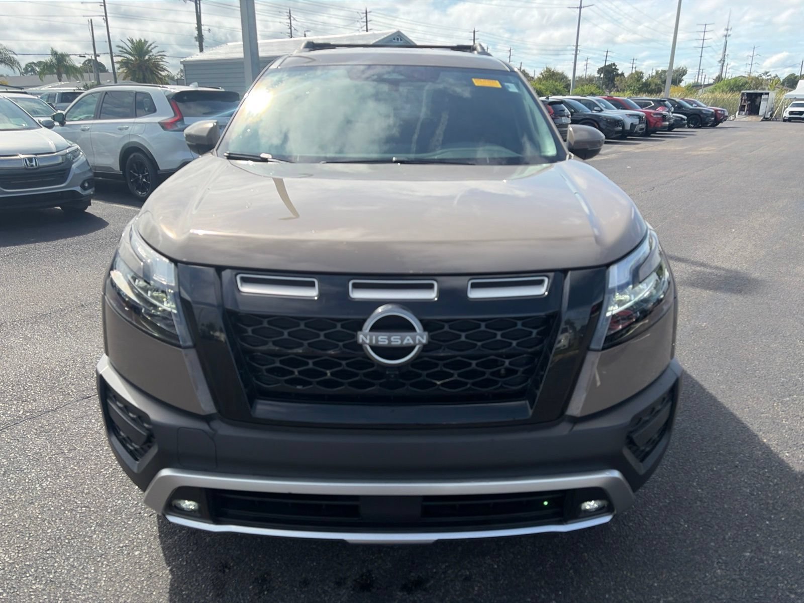 Used 2025 Nissan Pathfinder Rock Creek AWD/4WD image 2