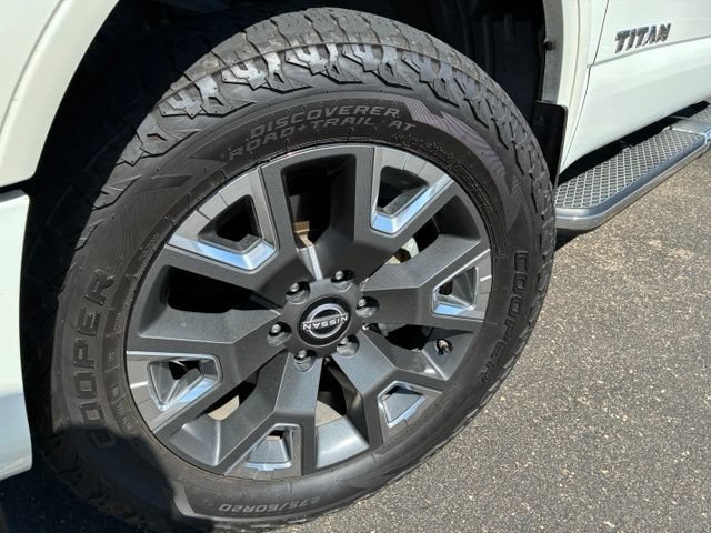 Certified 2023 Nissan Titan Platinum Reserve w/ Moonroof Package AWD/4WD image 10