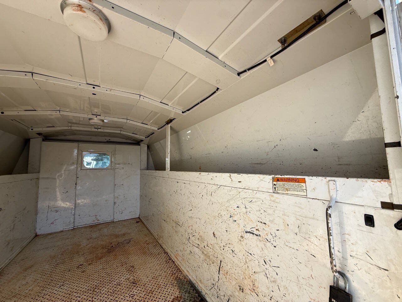 Used 2010 Chevrolet Express 3500 RWD image 31