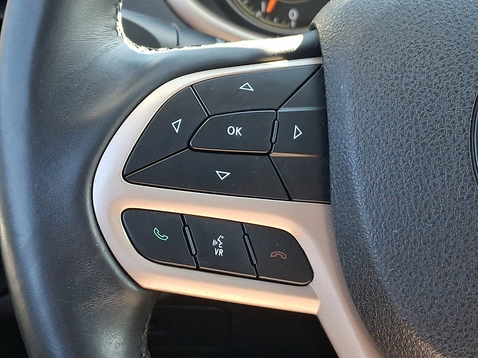 Used 2017 Jeep Cherokee Latitude w/ Comfort/Convenience Group image 21